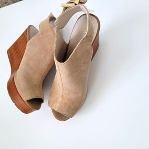 Kenneth Cole Suede Wedge Ankle Strap  Peep Toe Heels Size 8